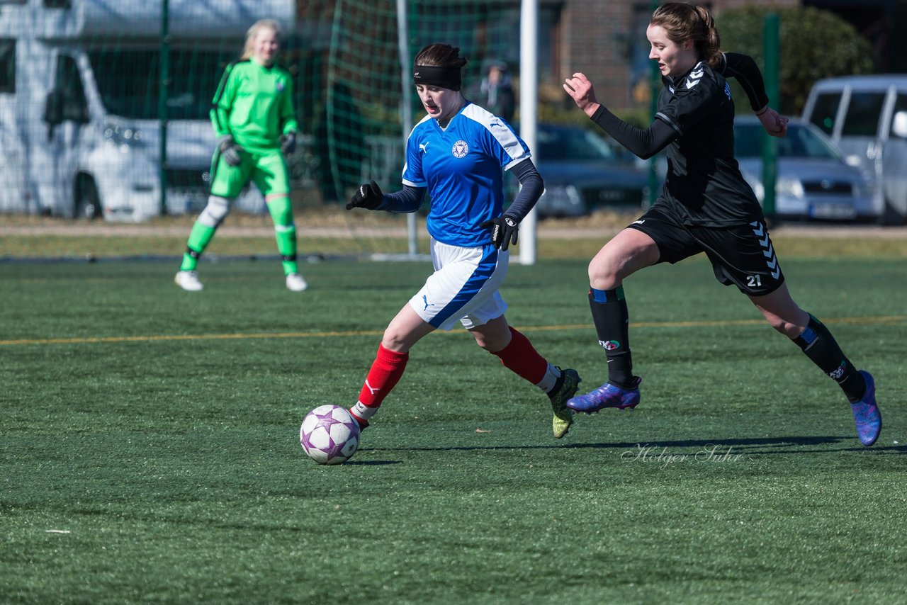 Bild 419 - B-Juniorinnen Halbfinale SVHU - Holstein Kiel : Ergebnis: 3:0